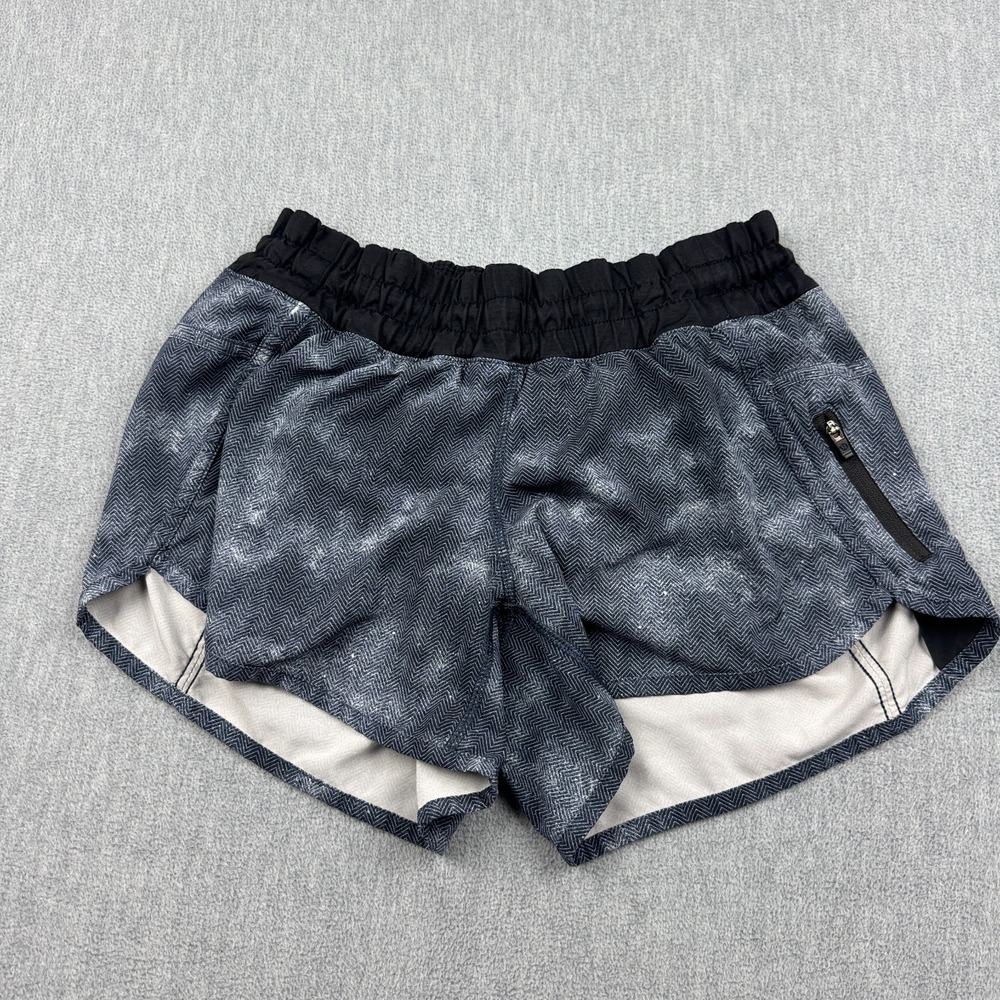 Lululemon Tracker  Shorts Womens 4 Gray Chevron Athletic Running Gym‎ Training